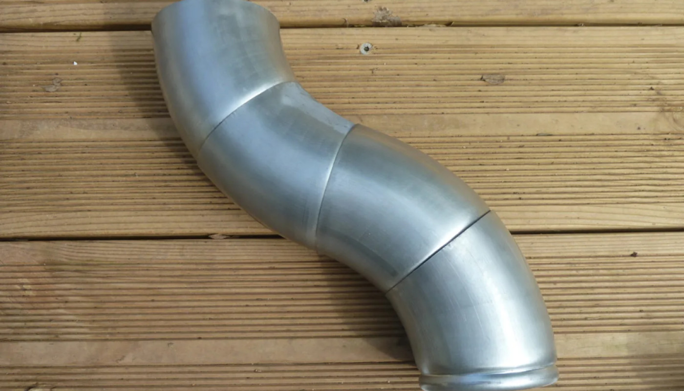 Le coude de gouttière, un accessoire indispensable vendu par Chaînes de Pluie !